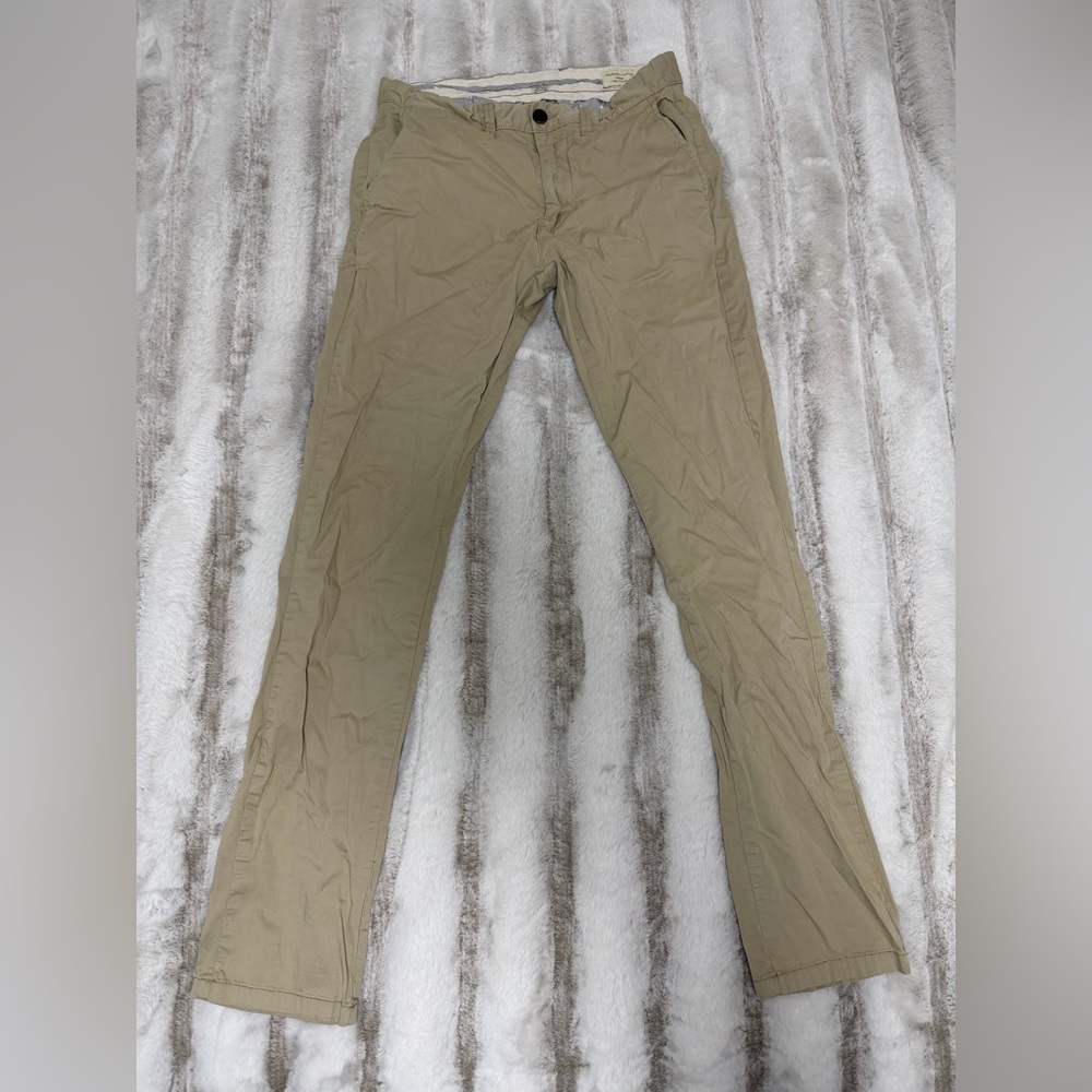 Classic Men's Khaki Chinos